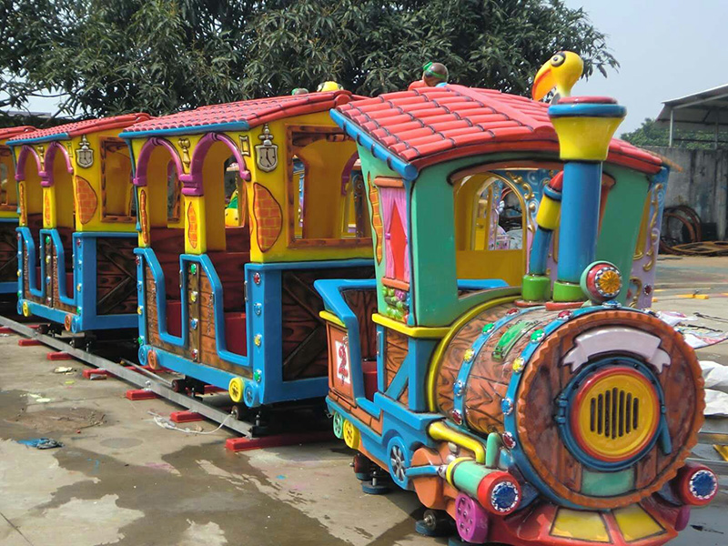 Children track train 03